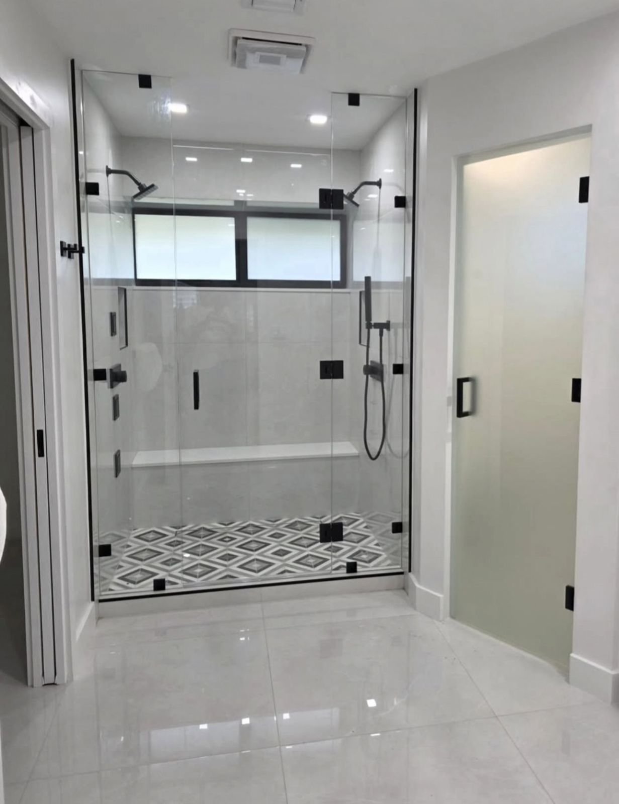 Double frameless shower with matte black hardware